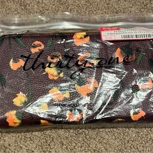 Thirty-one all about the Benjamin’s wallet, delicate floral pebble